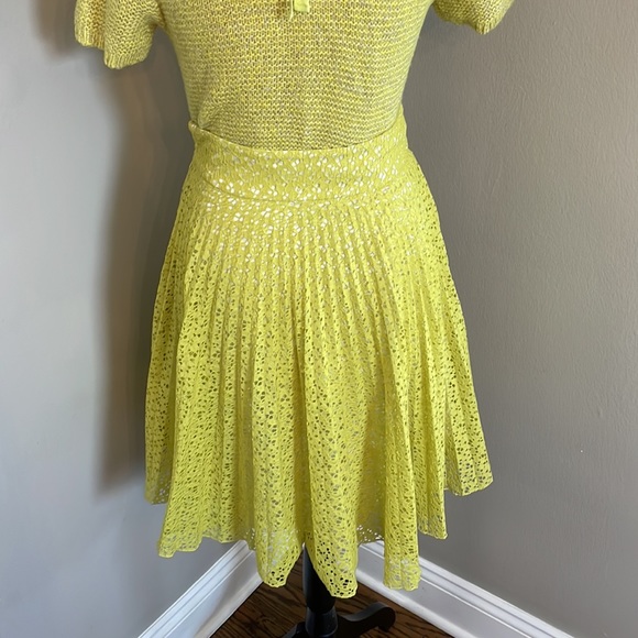 Karen Millen lace skirt - Picture 5 of 8